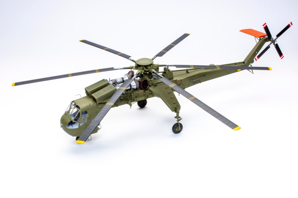 ICM 1/35 scale Sikorsky CH-54A Tarhe plastic model kit review