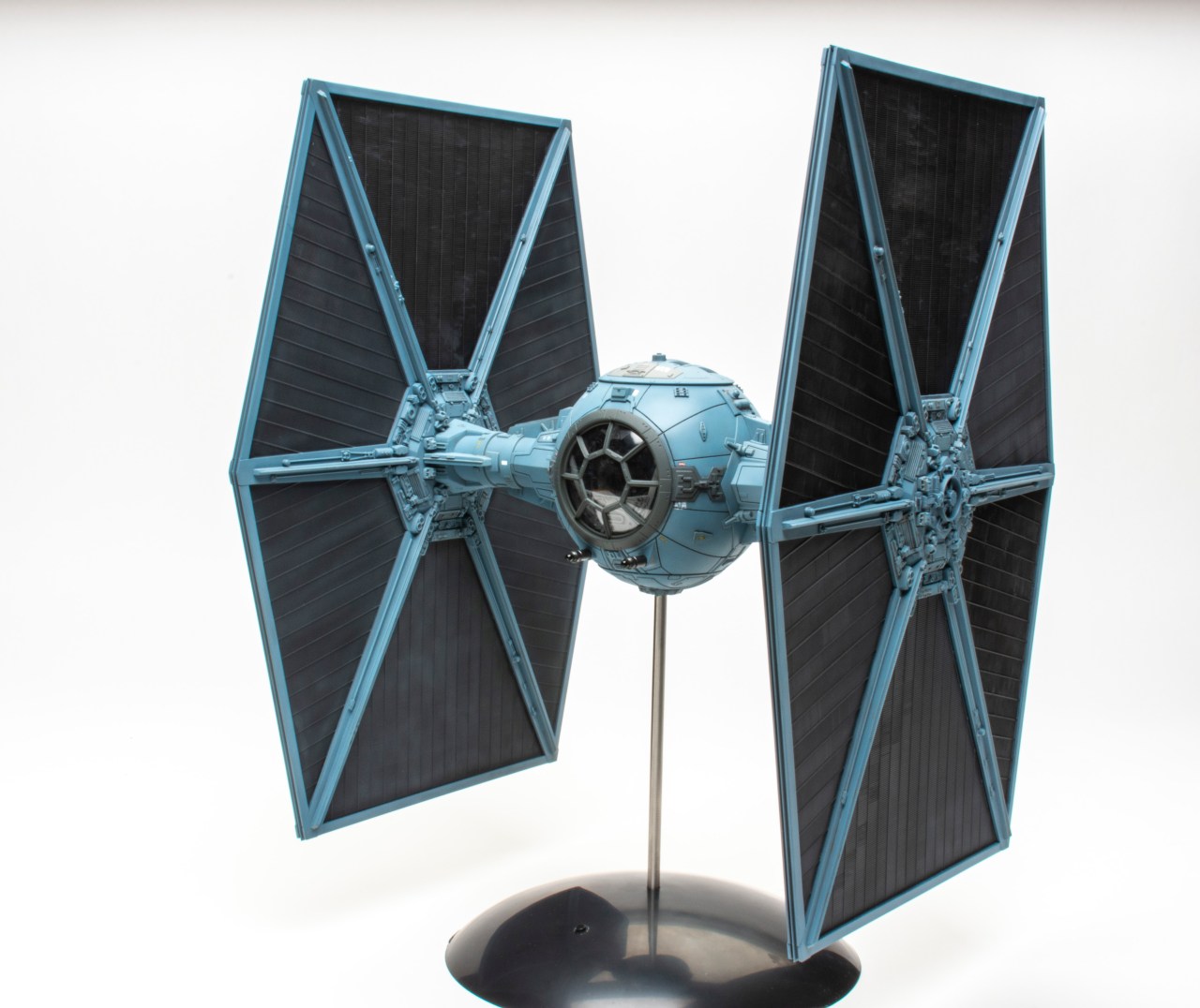 AMT 1/32 scale ‘Star Wars: A New Hope’ TIE fighter plastic model kit review