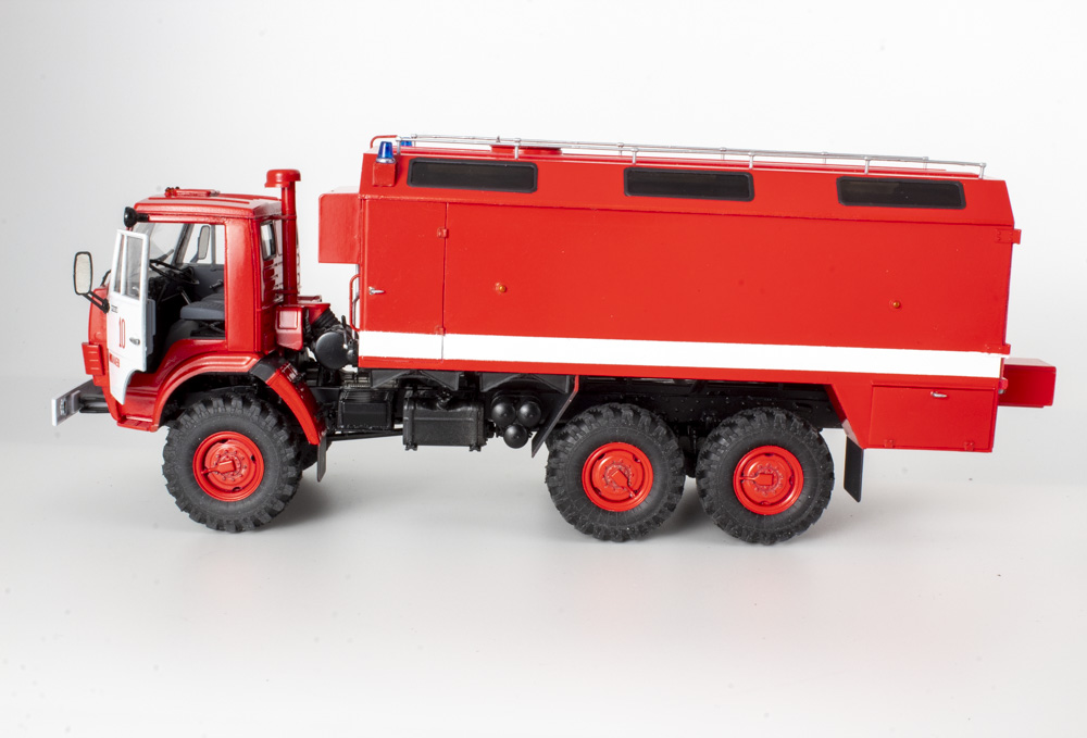 ICM 1/35 scale AR-2 (43105) Hose Fire Truck plastic model kit review