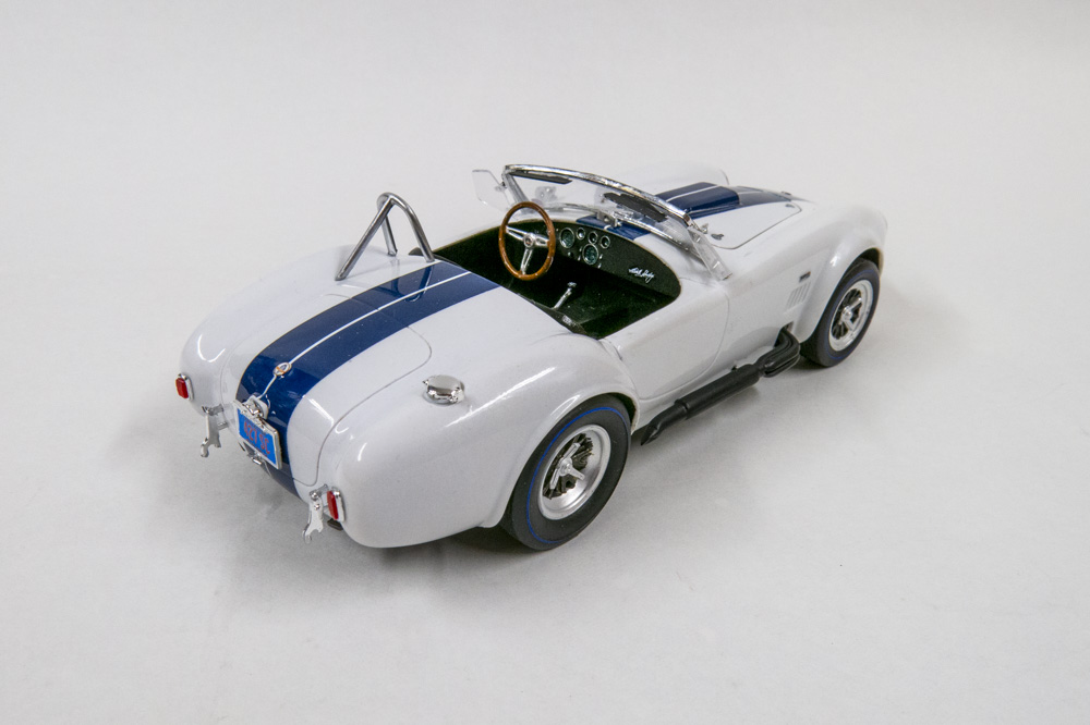 Revell 1/24 scale Shelby Cobra 427 S/C plastic model kit review