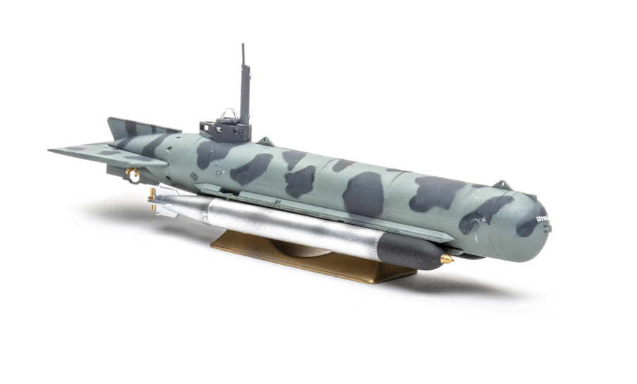 ICM 1/72 scale U-Boat type ‘Molch’ plastic model kit review