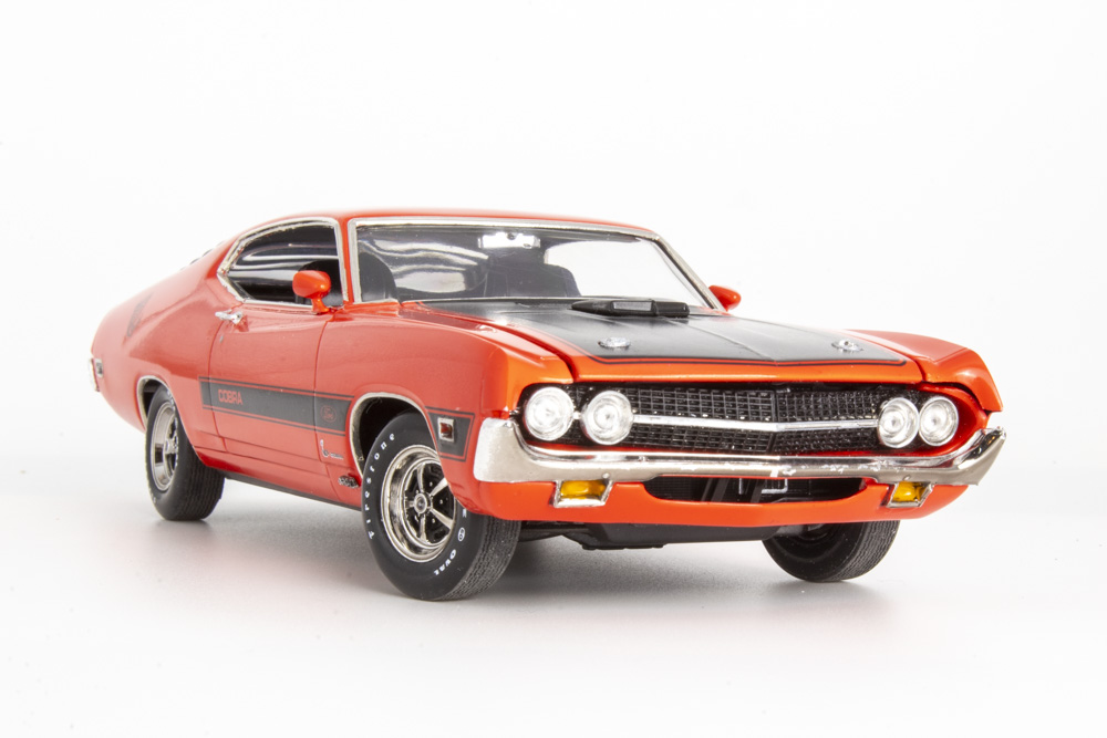 Revell 1/25 scale 1970 Ford Torino Cobra plastic model kit review