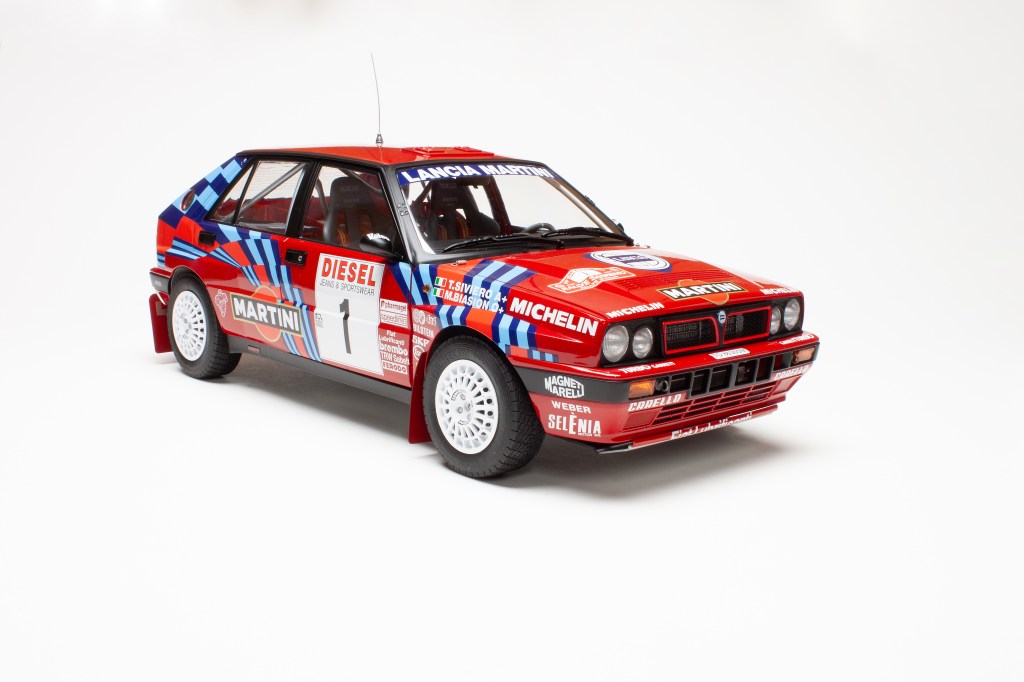 Italeri 1/12 scale Lancia Delta HF Integrale 16V Sanremo 1989 plastic model kit review