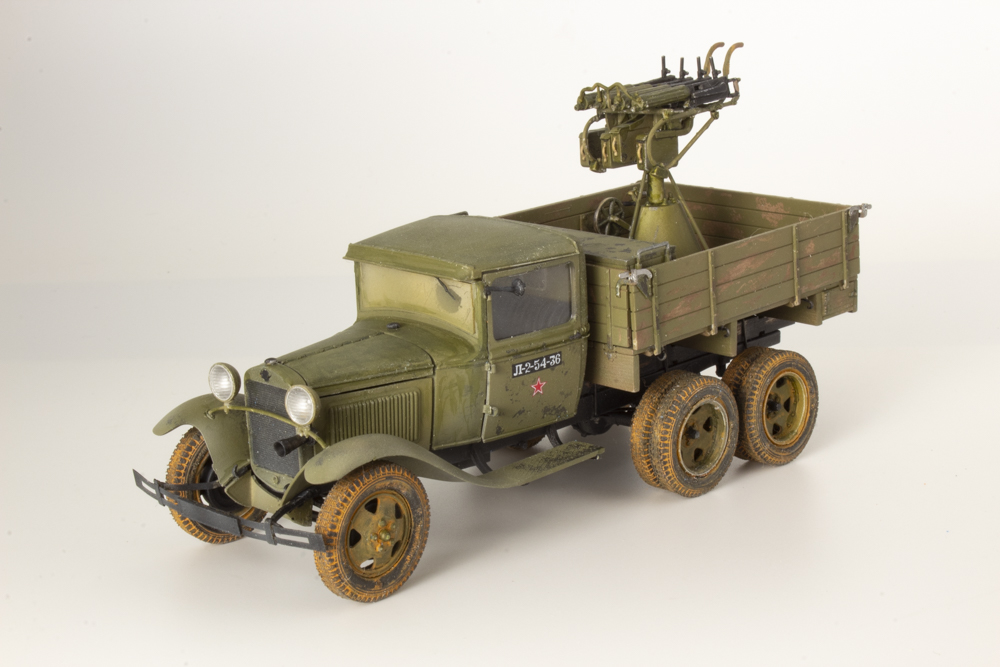 HobbyBoss 1/35 scale GAZ-AAA with Quad Maxim AA gun plastic model kit review