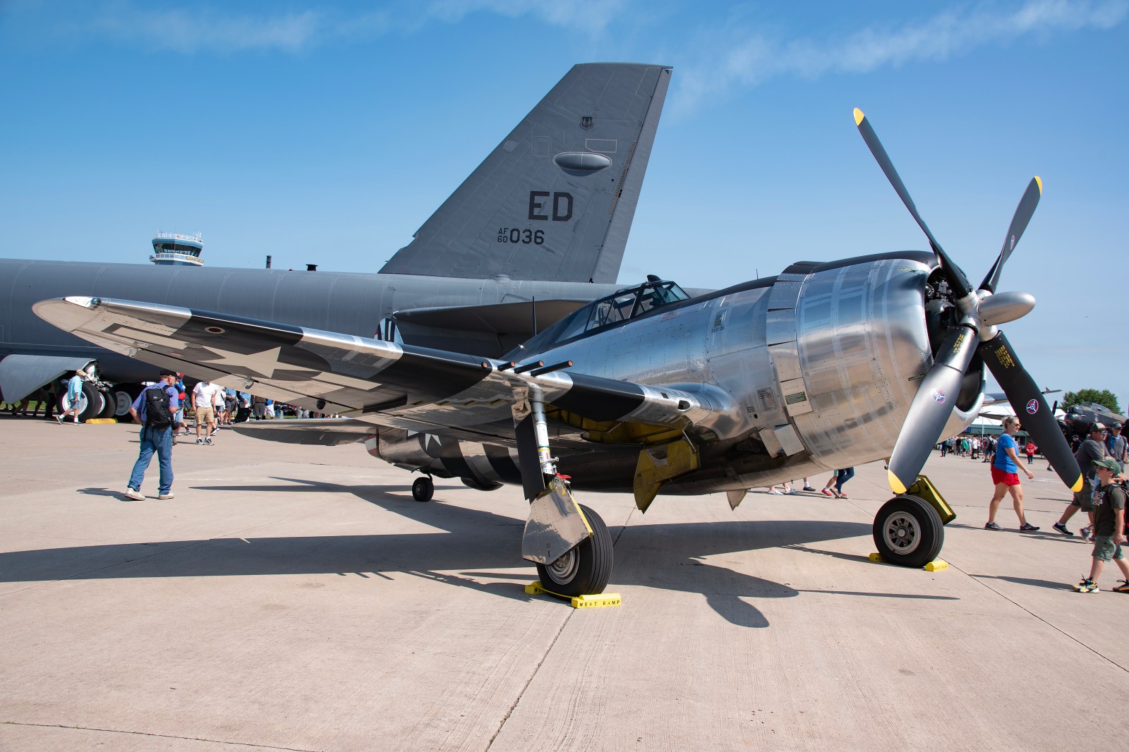 FSDThunderbolt_front_right