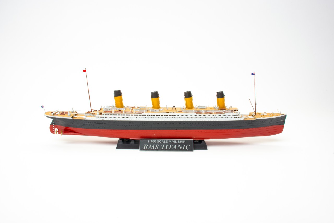 HobbyBoss 1/700 scale RMS ‘Titanic’ plastic model kit review
