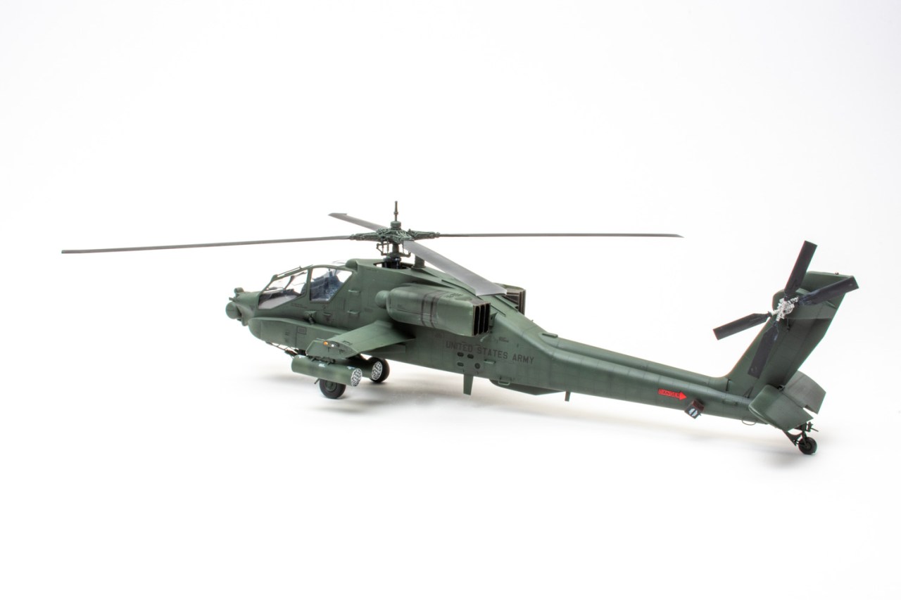 Trumpeter 1/35 scale AH-64A Apache (Early) plastic model kit review