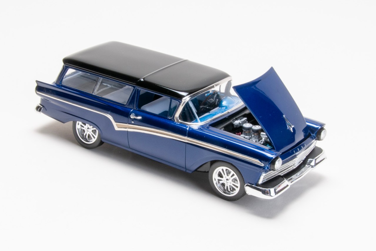 Revell 1/25 scale ’57 Ford Del Rio Ranch Wagon 2’n1 plastic model kit review