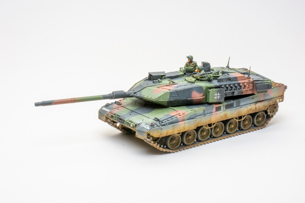 Workbench Review Tamiya 1/35 scale Leopard 2A7V plastic model kit review