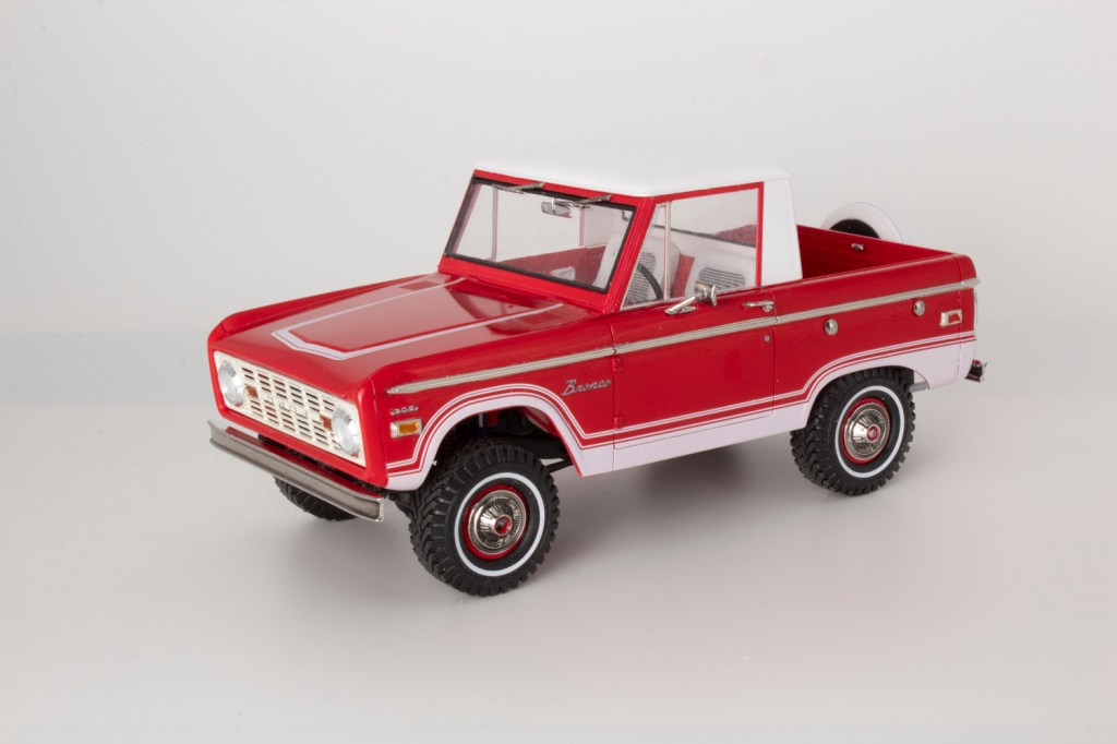 Revell 1/25 scale Ford Bronco Half Cab plastic model kit review