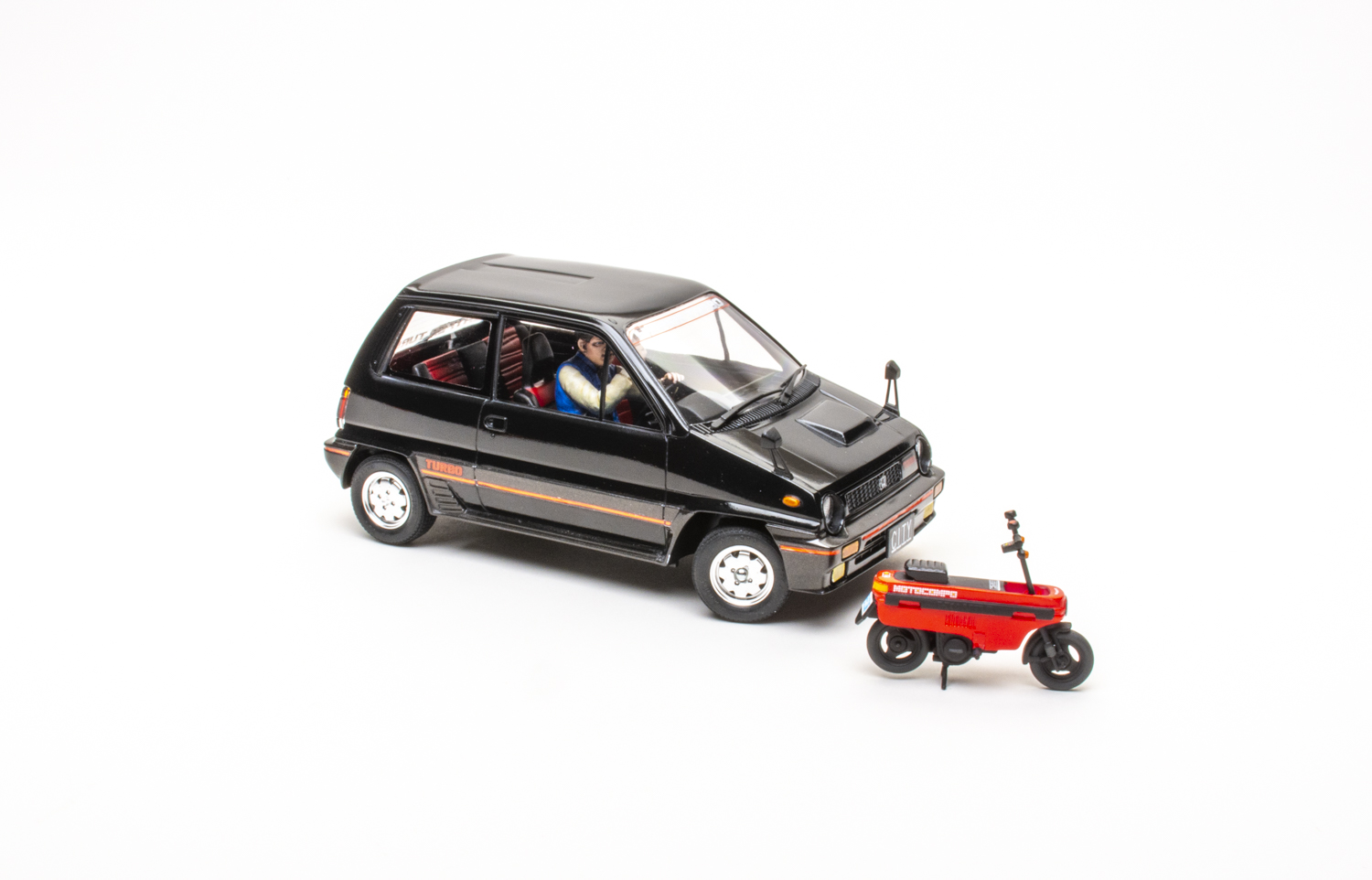 Tamiya 1/24 Honda シティ R Tamiya 1/24 scale Honda City Turbo with Motocompo plastic model