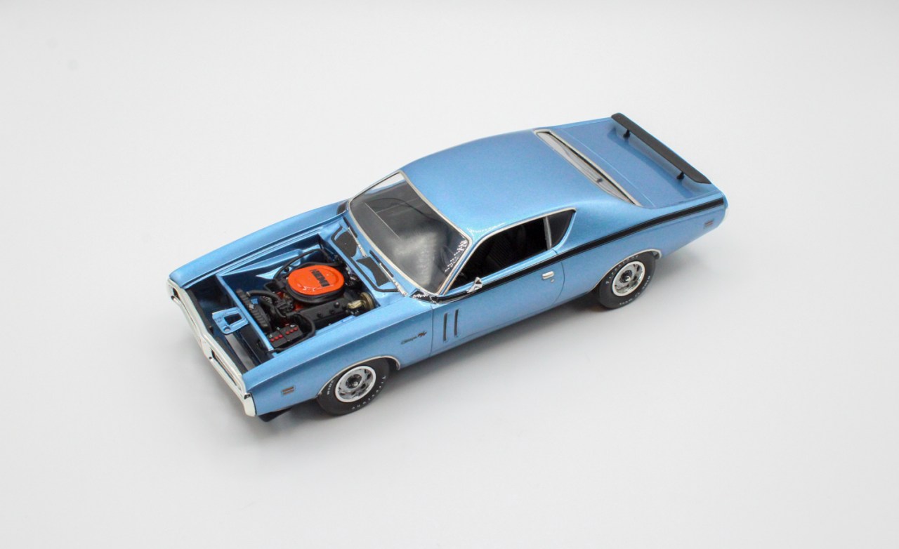AMT 1/25 scale 1971 Dodge Hemi Charger R/T plastic model kit review