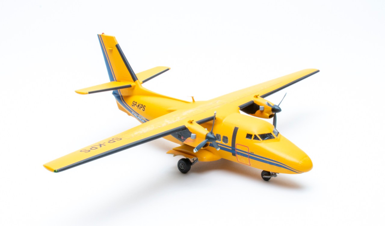 Eduard Heavy Retro 1/72 scale Turbolet L-410UVP plastic model kit review