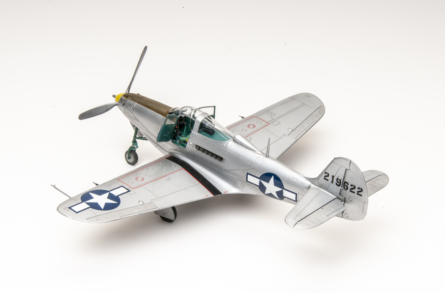 1/48 ベル P-39 エアラコブラ 完成品 Arma Hobby 1/48 scale P-39 Airacobra Recon plastic model kit