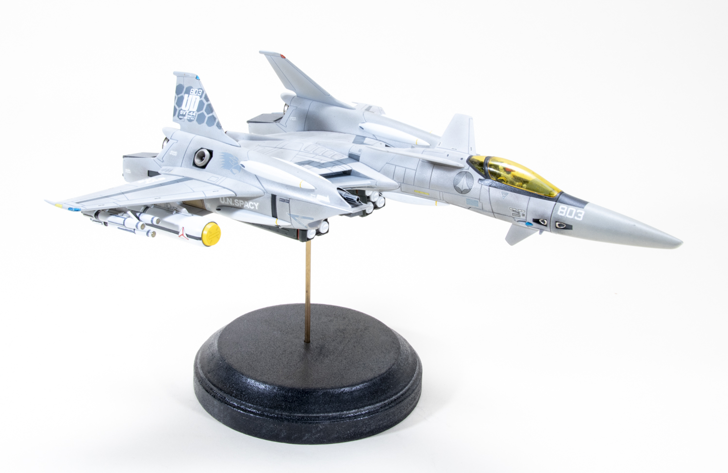 FSDBO1125_23