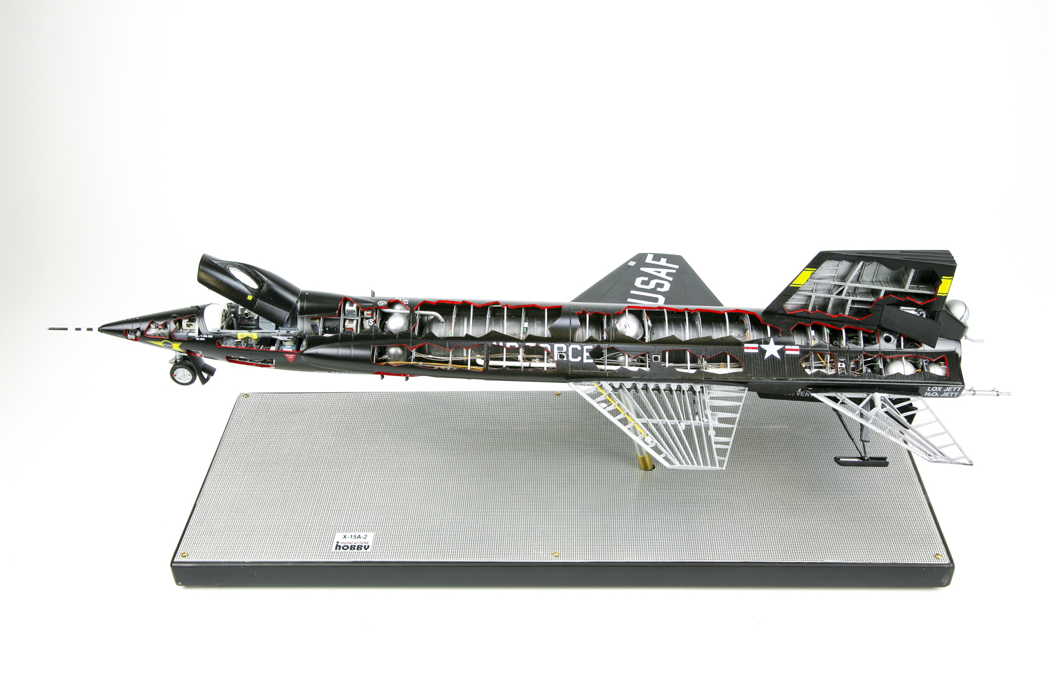 tenページ Revealing the insides of an X-15A2 – FineScale Modeler