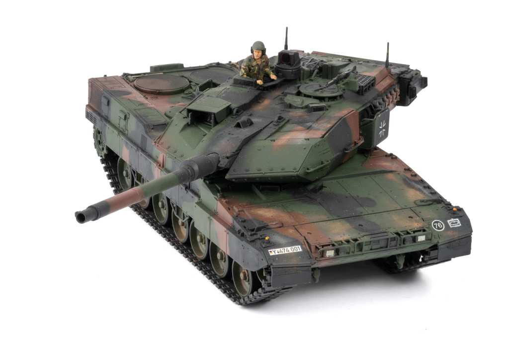 Tamiya 1/48 scale Leopard 2A7V German main battle tank plastic model kit review