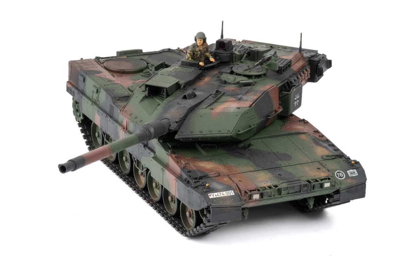 Tamiya 1/48 scale Leopard 2A7V German main battle tank plastic model kit review