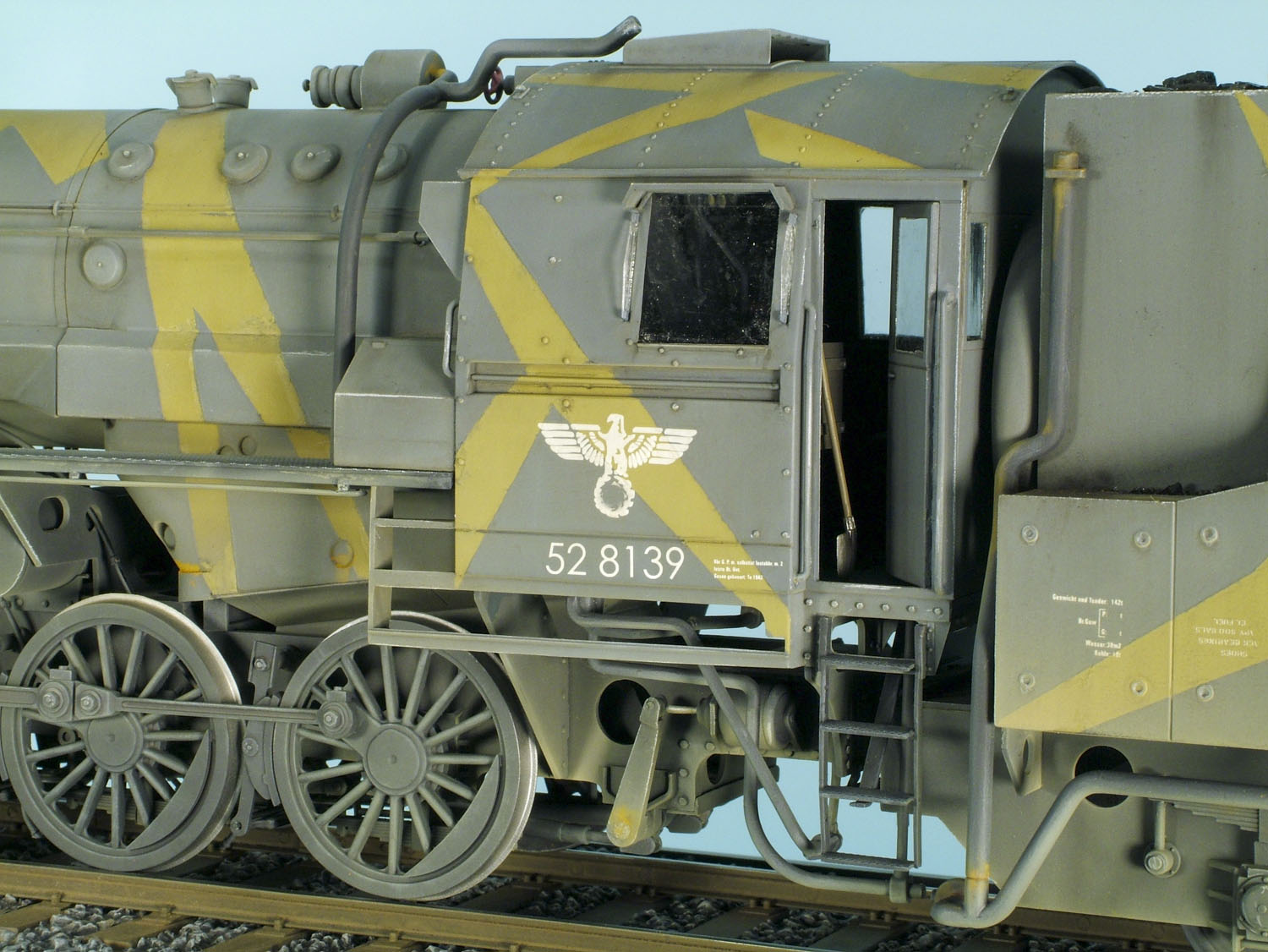 Finishing a World War II-era 1/35 scale Br 52 vignette