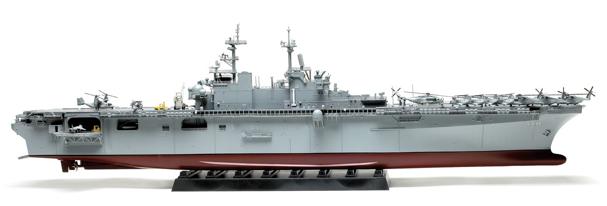 Hobby Boss USS Wasp LHD-1 Boat Model Building Kit 