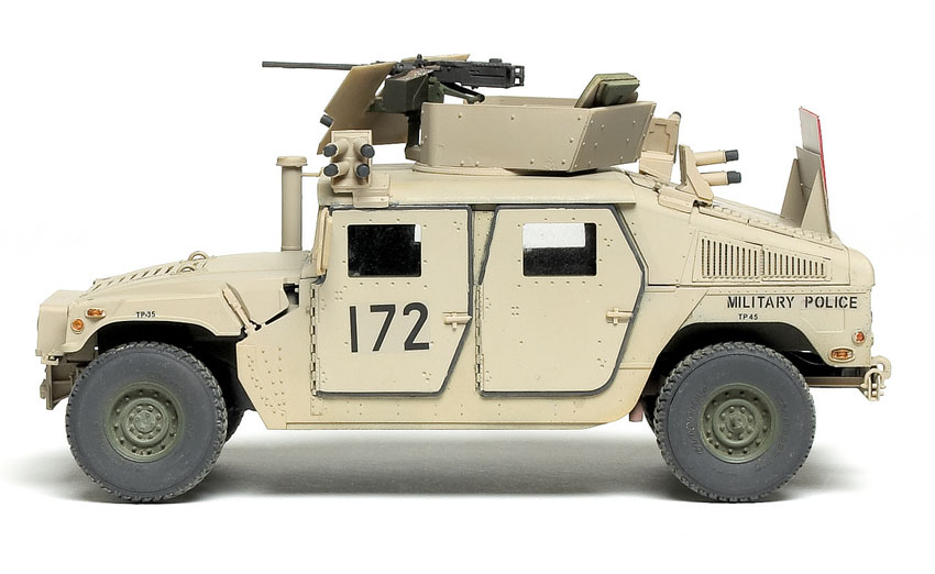 Bronco 1/35 scale M1114 Up-armored Tactical Vehicle