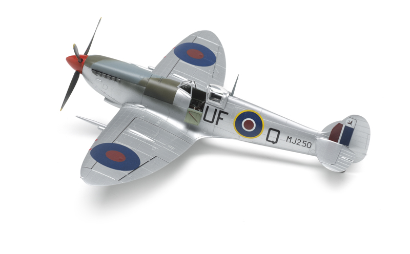 Eduard_Spitfire03