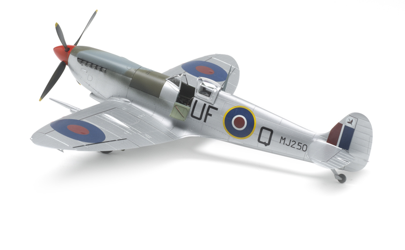 Eduard_Spitfire04