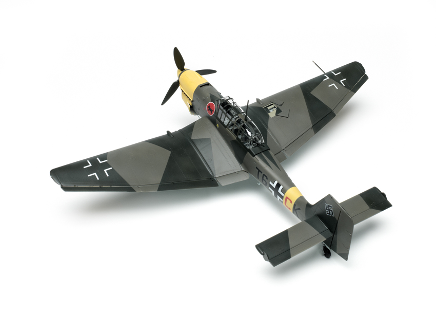 トランペッター 1/32 Ju 87B-2 AeroScale :: Trumpeter 1:32 Junkers Ju-87B-2 Stuka Review