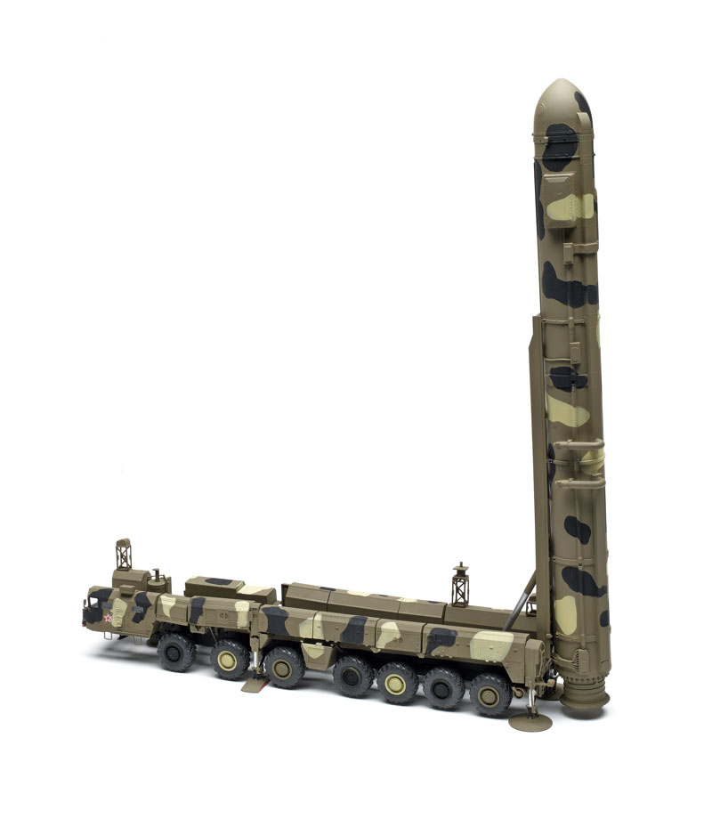 Zvezda 1/72 scale Topol SS-25 