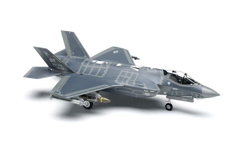 FSM-WB0914_Academy_F35_02