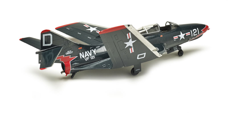 Kitty Hawk model KH80127 1/48 F9F-8/8P "Cougar"