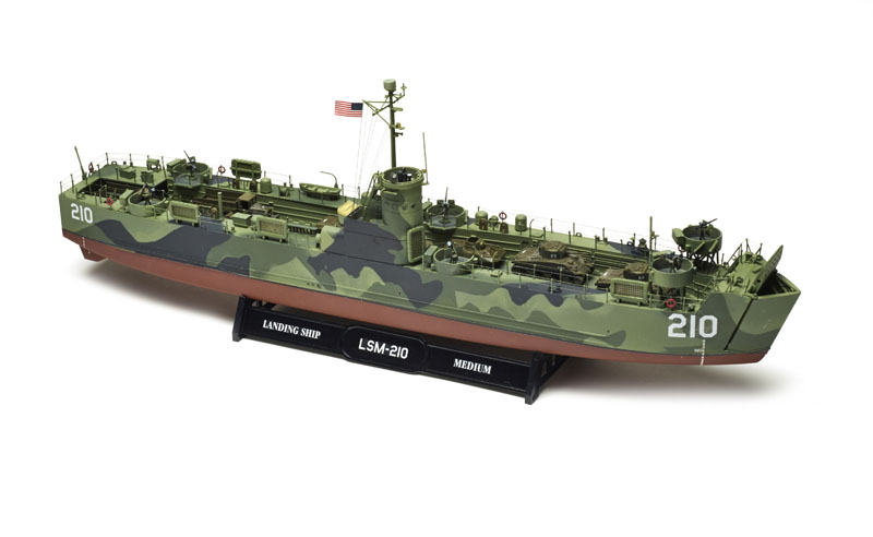 Revell Germany 1/144 scale U.S. Navy Landing Ship Medium