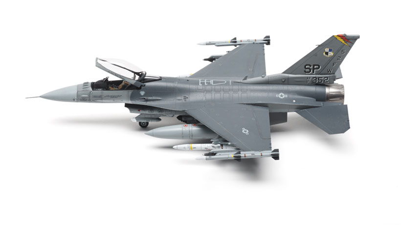 FSM-WB0715_Tamiya_F16CJ_02
