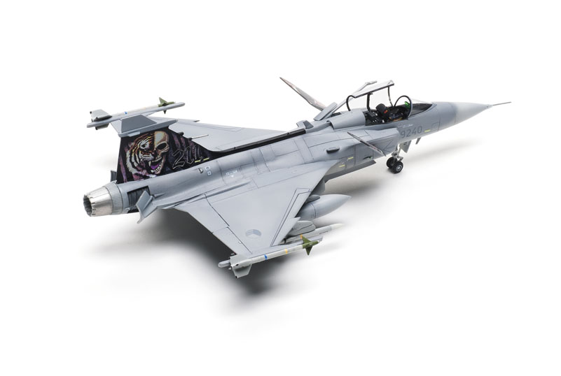 FSM-WB0915_Revell_Gripen_03