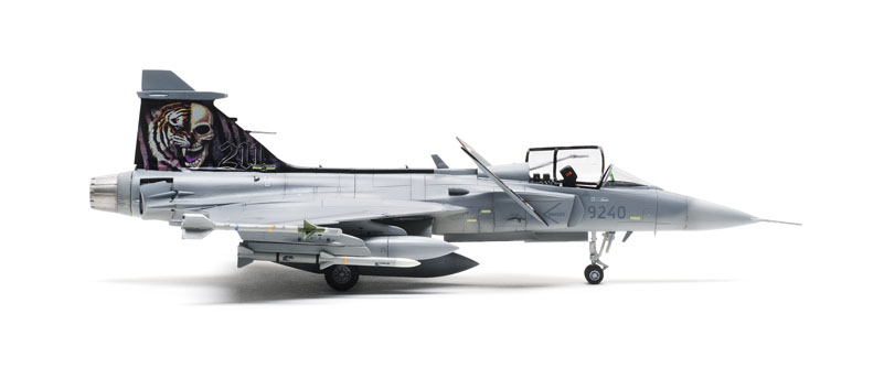 FSM-WB0915_Revell_Gripen_06