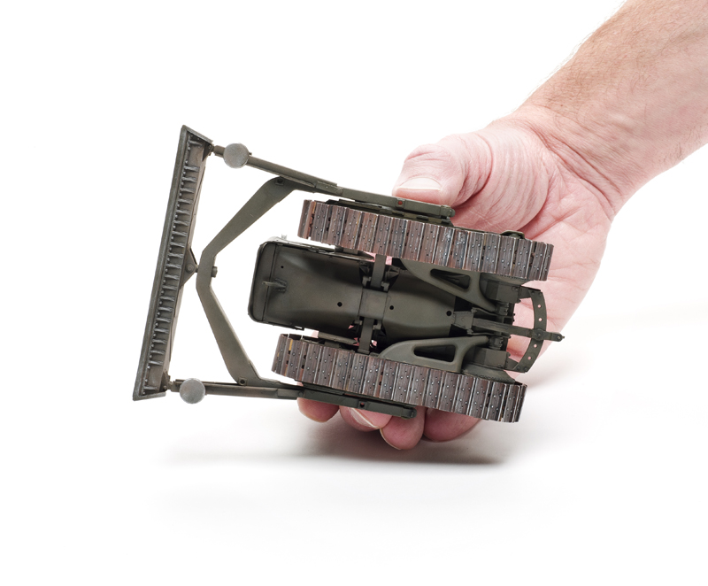 FSMWB0116_Miniart_Bulldozer_05