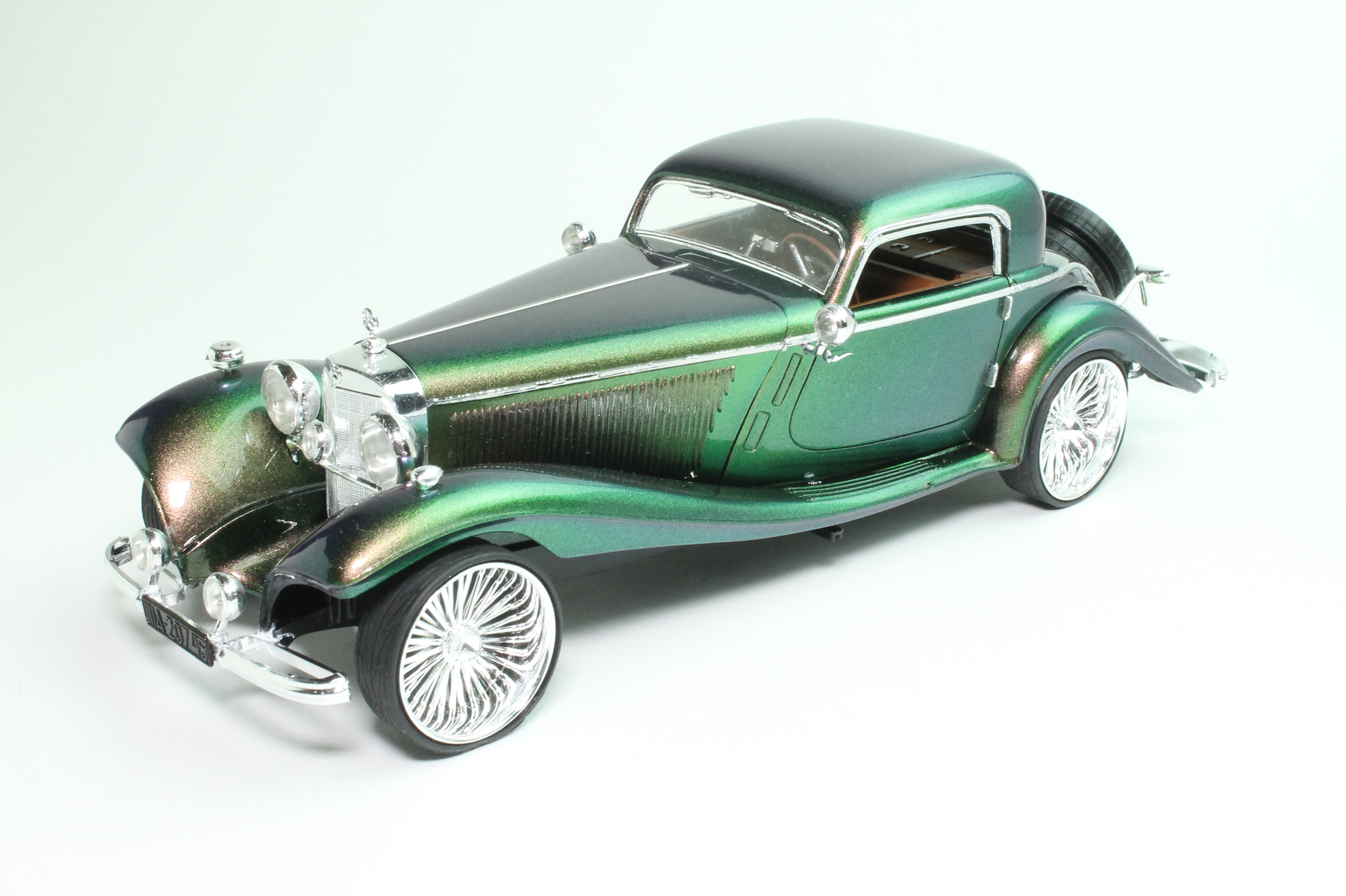 Build review of the Revell 1976 Chevy Custom Van scale model