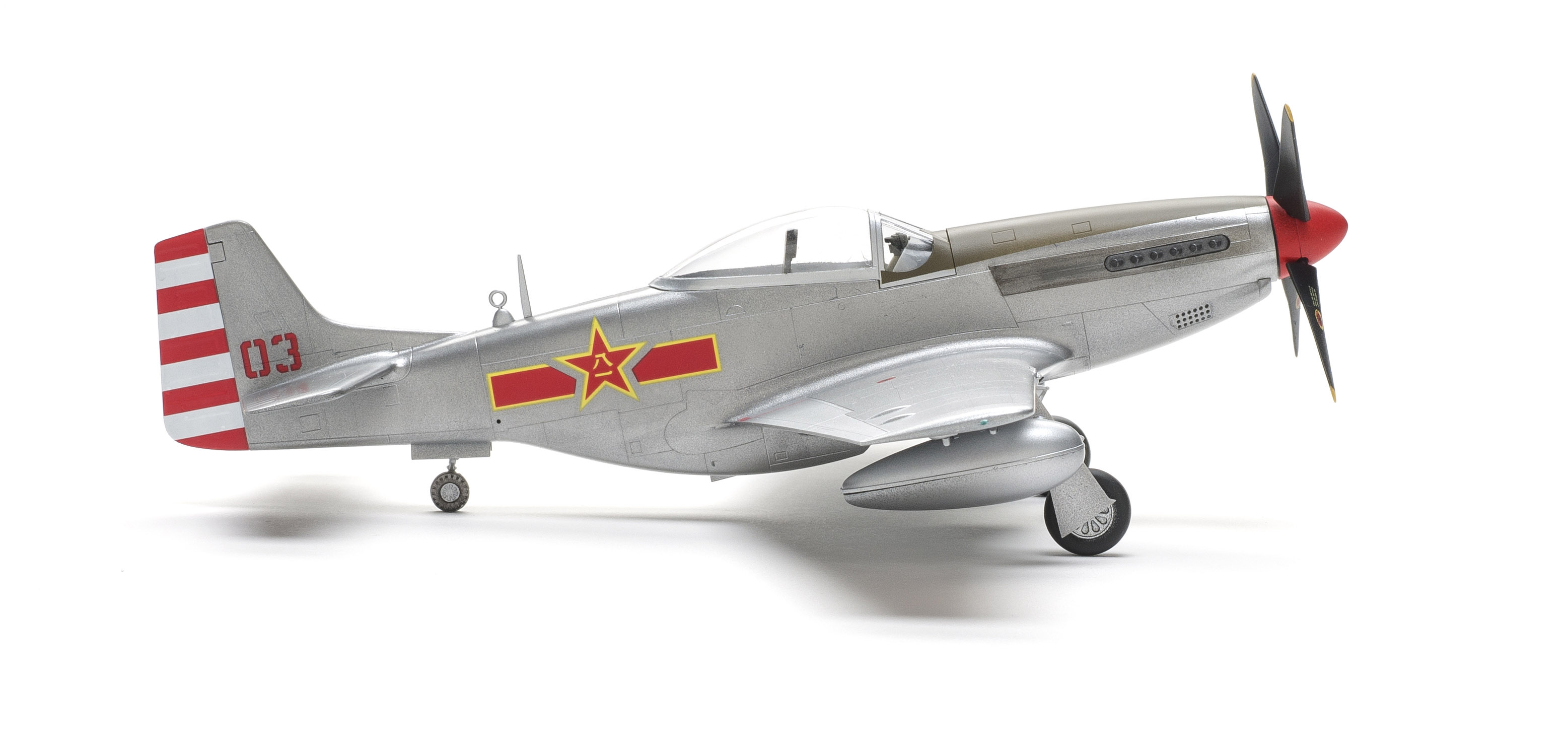 FSMWB1217_HobbyBoss_P51D_Mustang_06