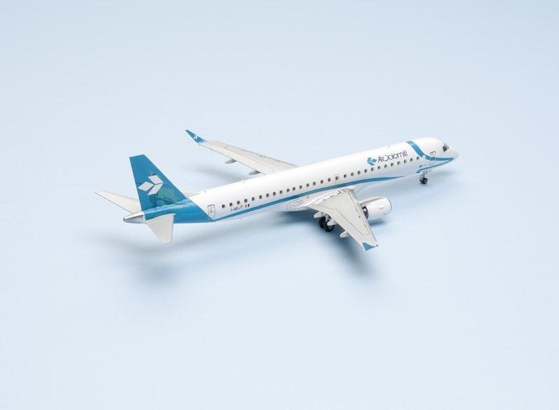 FSMWB0217_Revell_E195_03