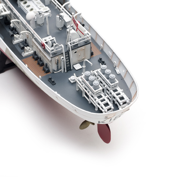 Revell 1144 Kit Flower Class Corvette Model 05132 Scale New Hmcs Snowberry