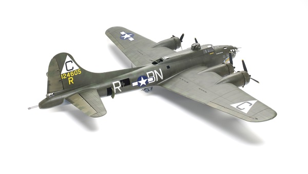 The Modelling News: 1/32nd scale HK Models B-17 E/F Flying