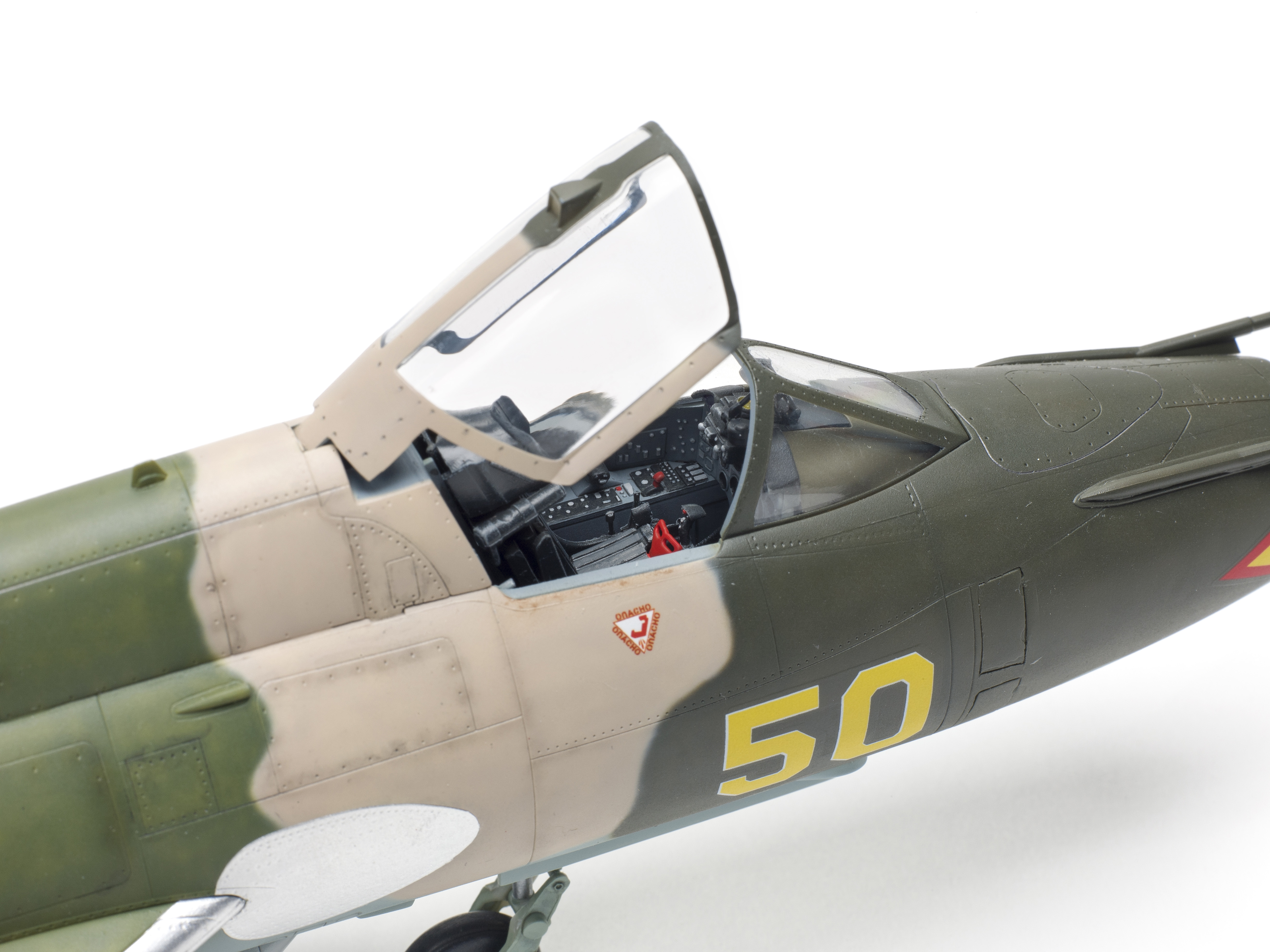FSMWB0118_KittyHawk_Su17_Fitter_02