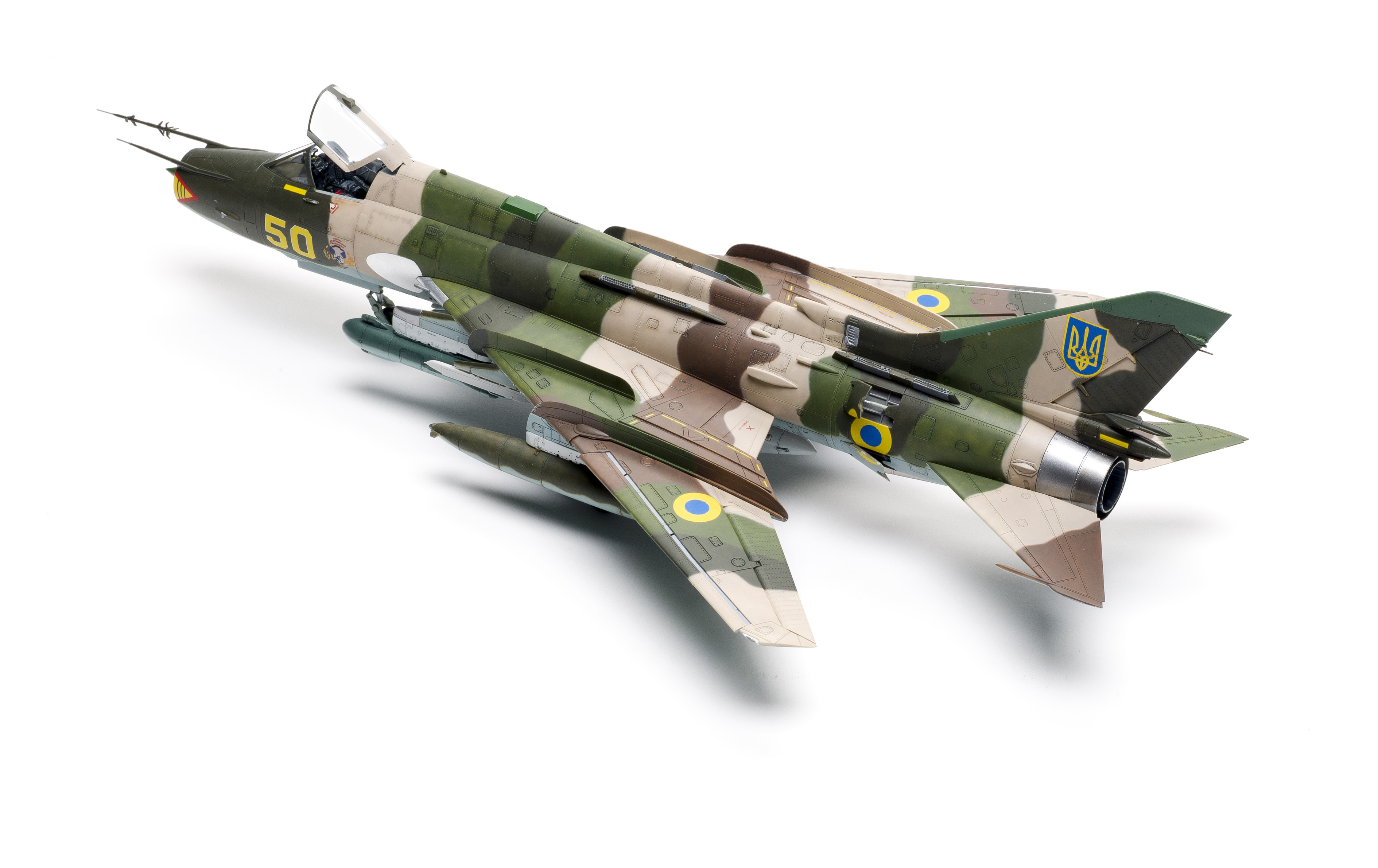 FSMWB0118_KittyHawk_Su17_Fitter_06