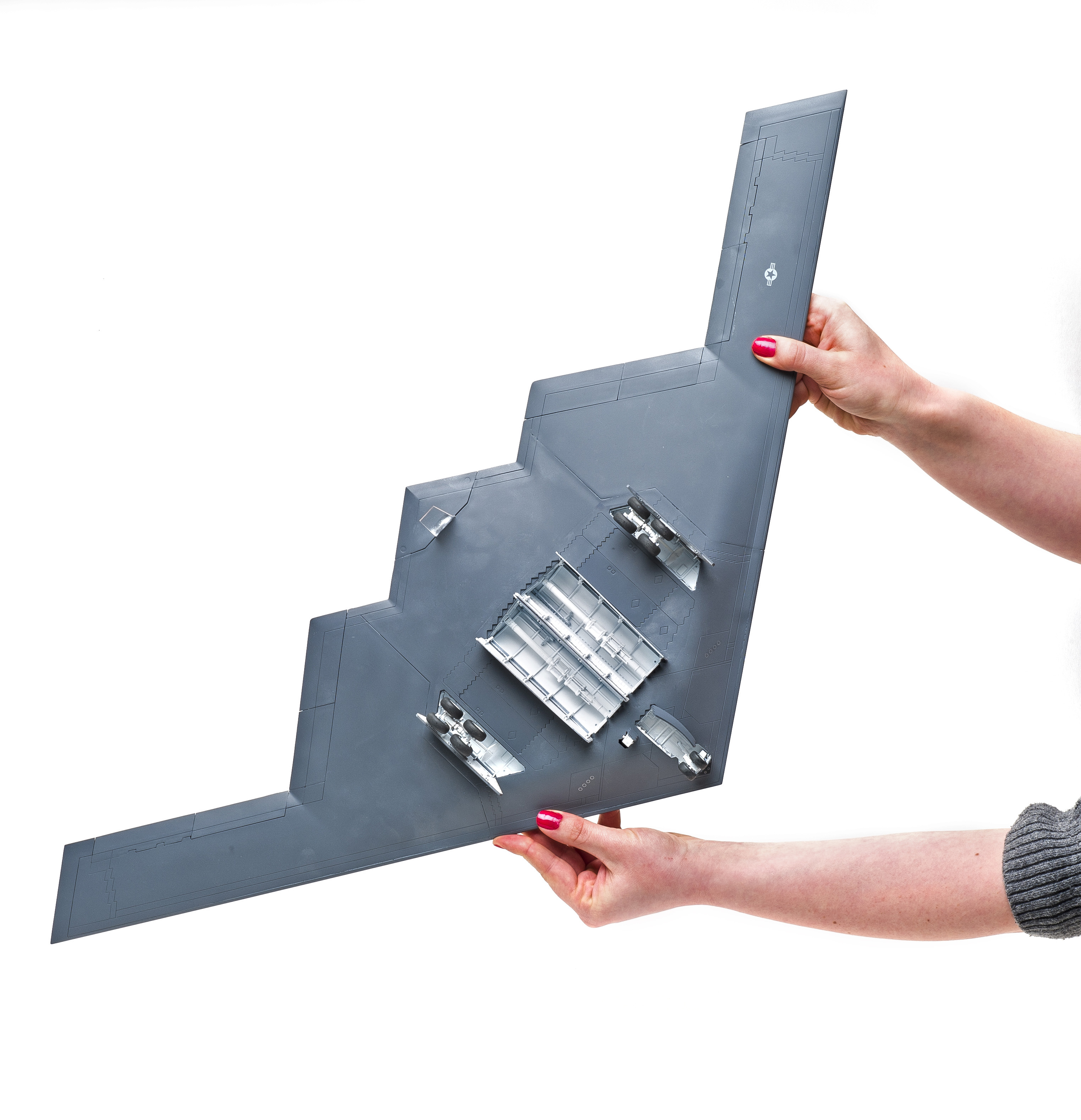 Build review of Modelcollect's B-2A Spirit scale model kit 