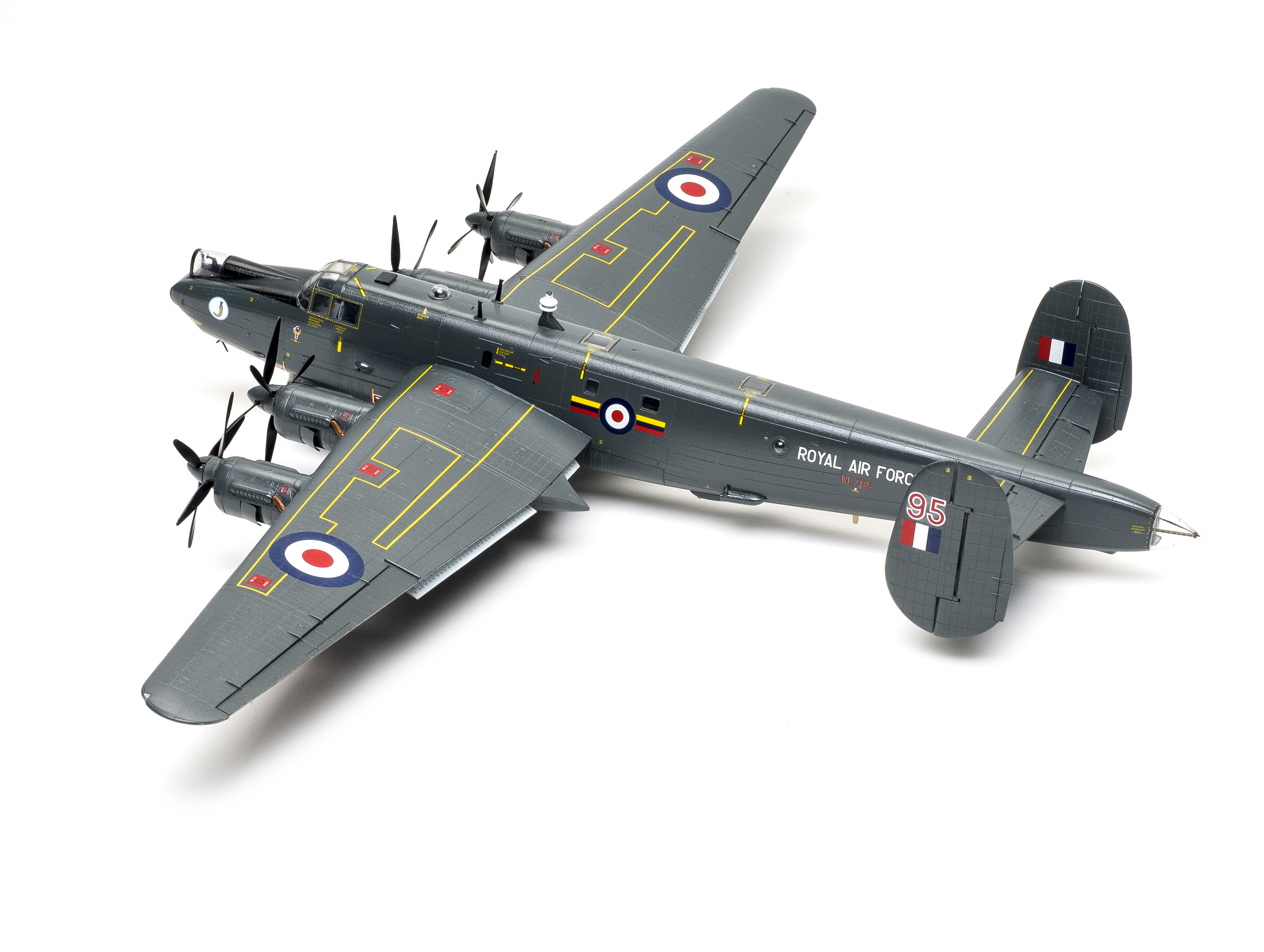 Build review of Revell Germany Avro Shackleton AEW.2 scale