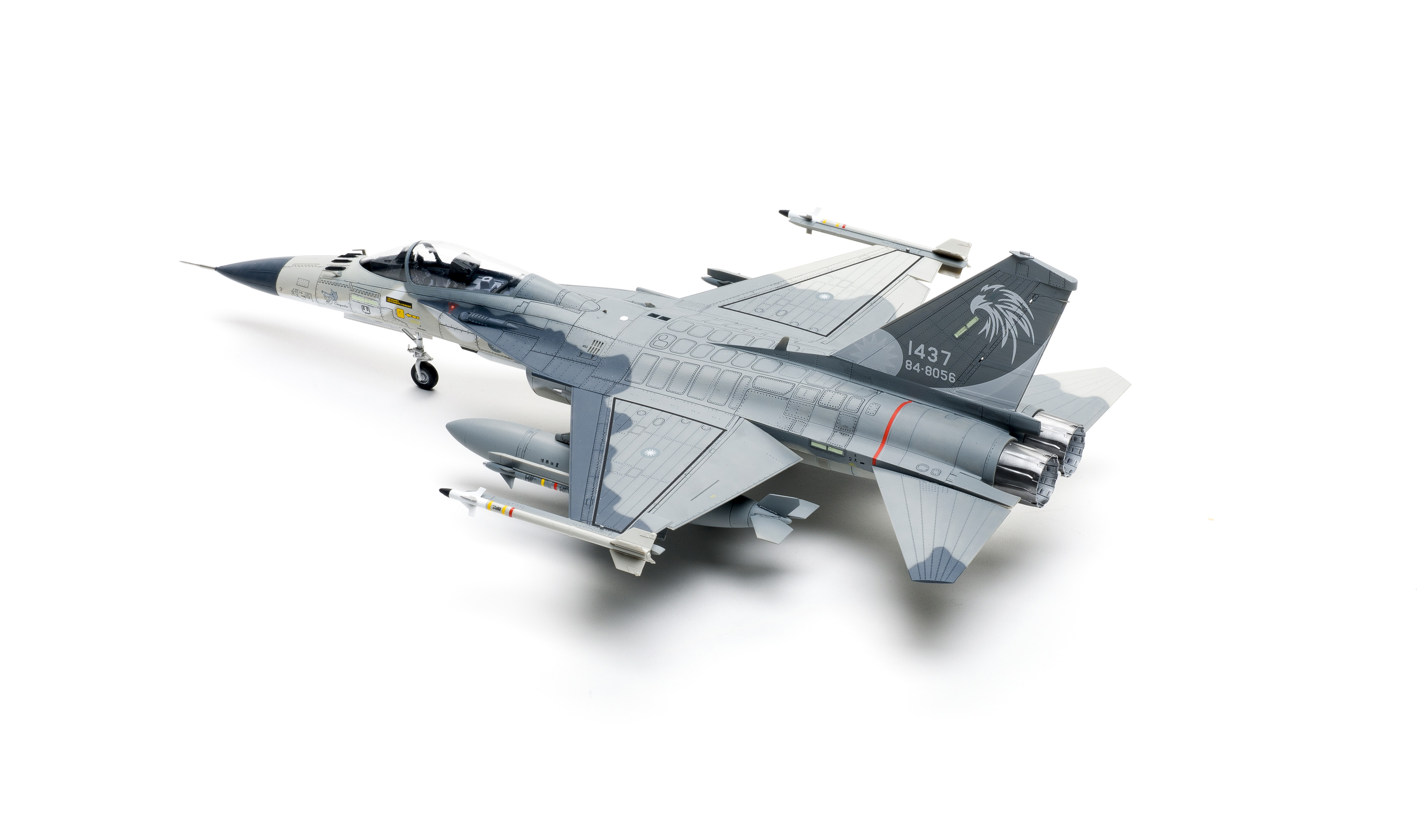 AFV CLUB 1/32　湾空軍 F-16B ブロック2 AFV CLUB 1/32 湾空軍 F-16B ブロック2