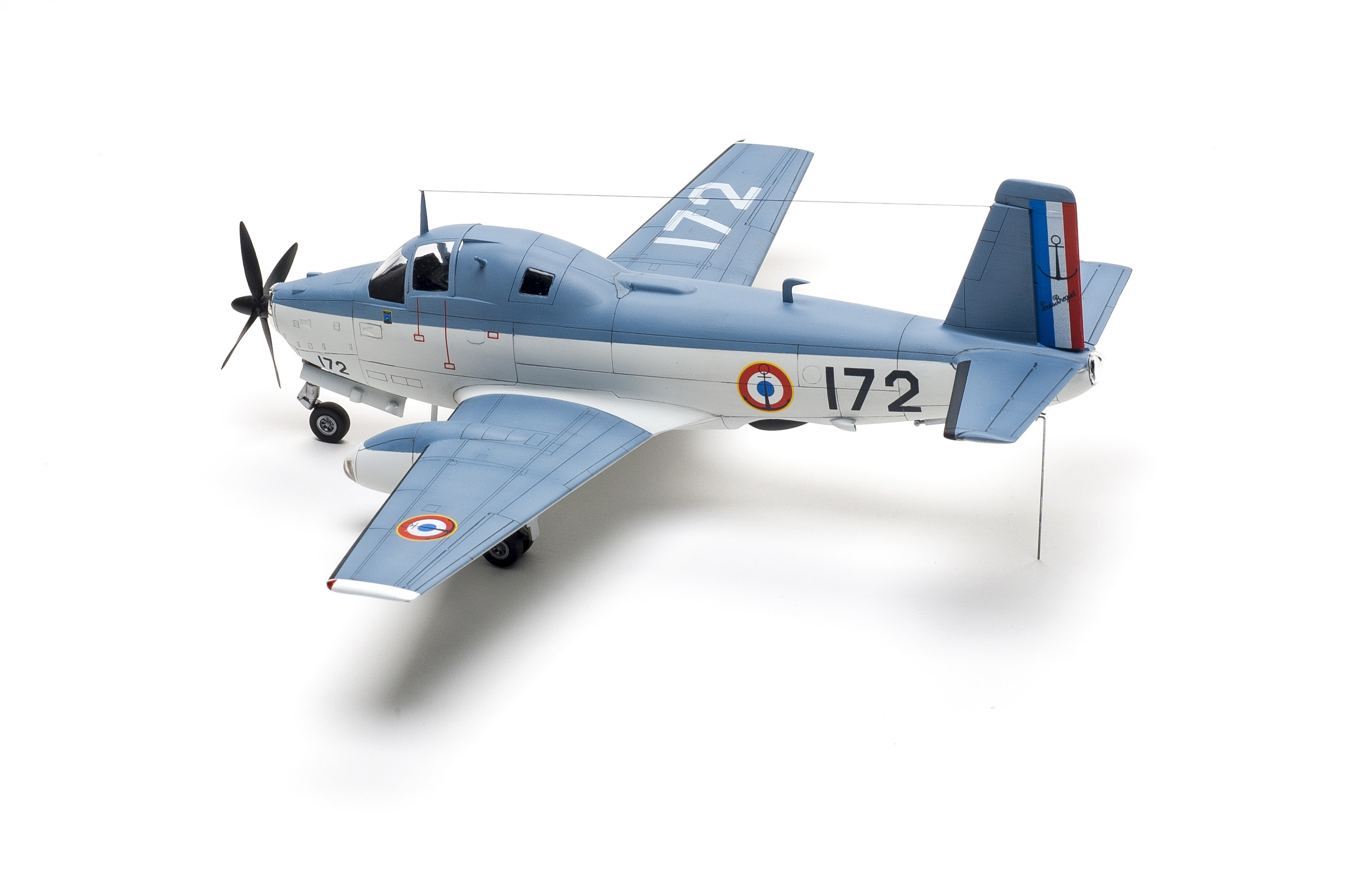 Build review of Azur FrRom Breguet 1050 Aliz 1G scale model kit