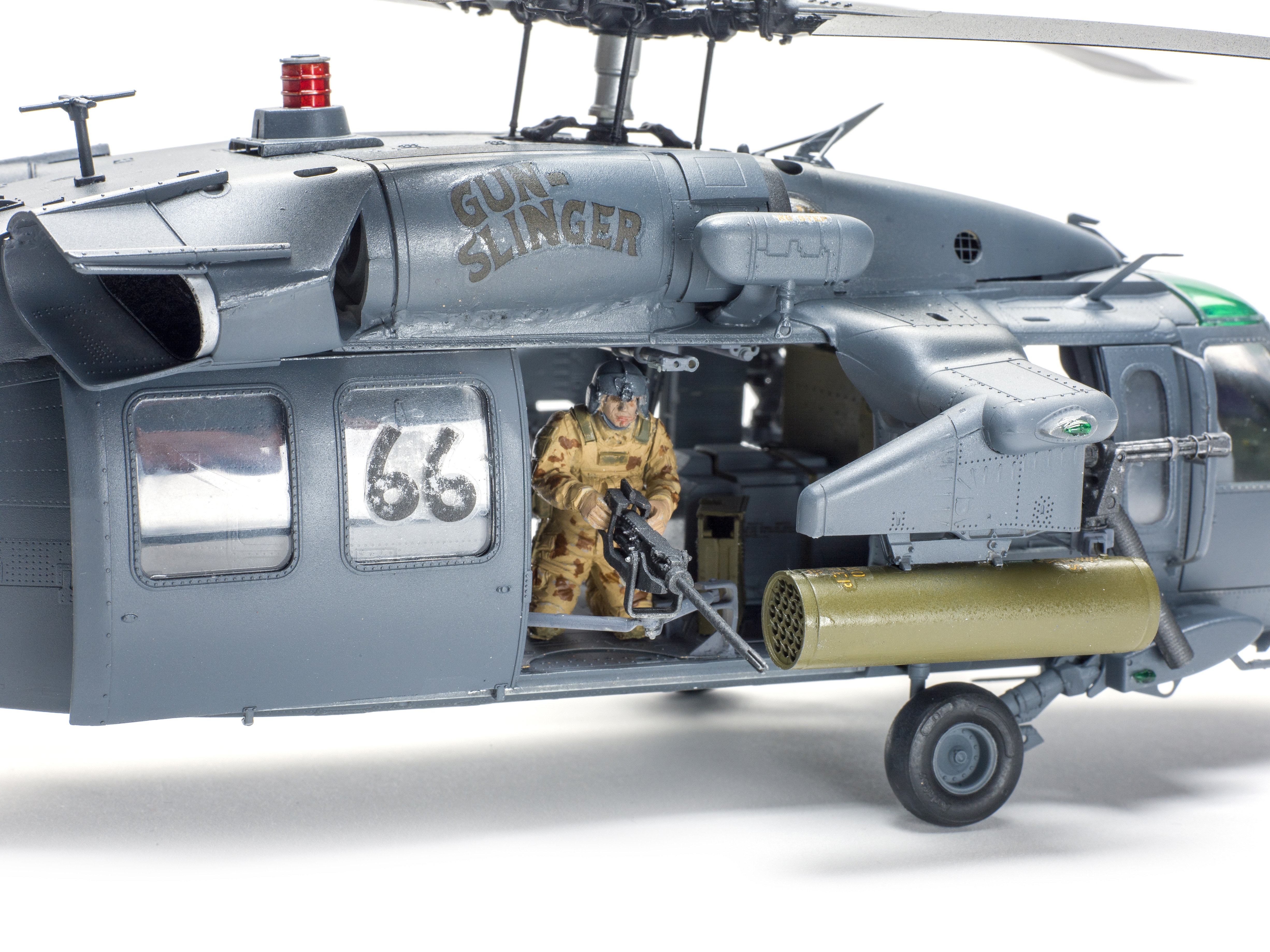 KH50005 1:35 MH-60L Black Hawk Helicopter Model for Model Hobbyist 
