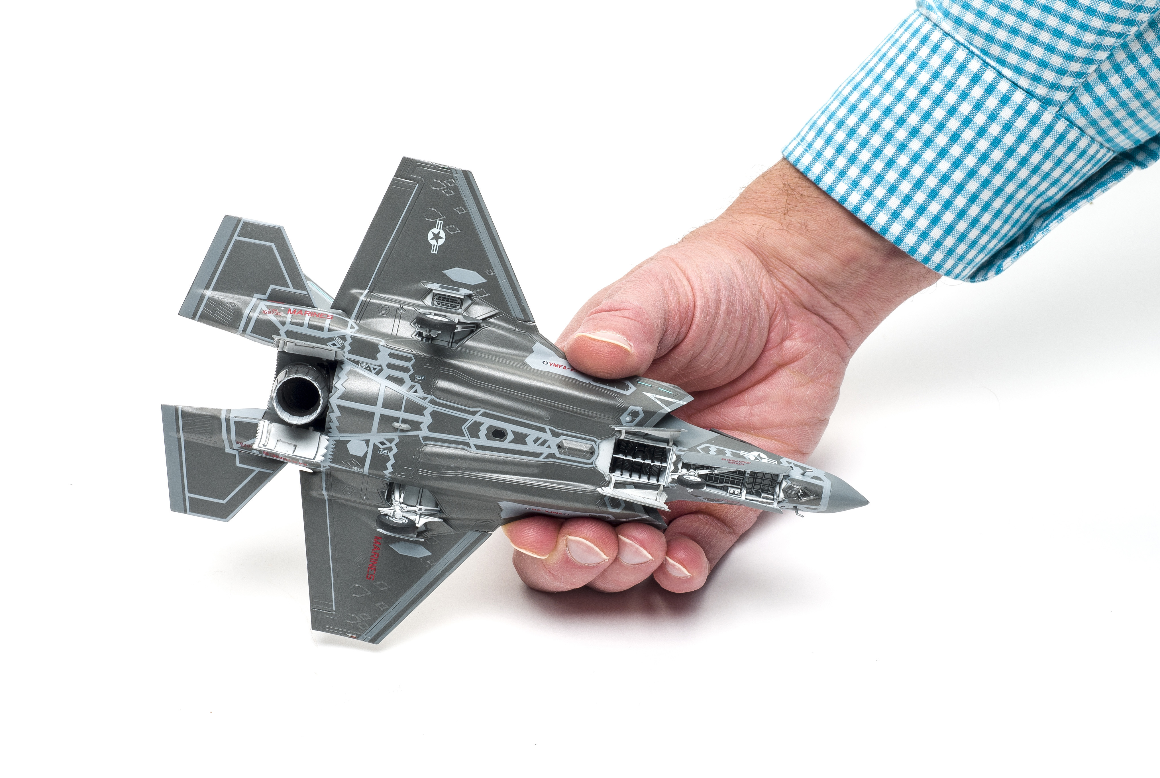 Build review of the Hasegawa F-35B scale model kit