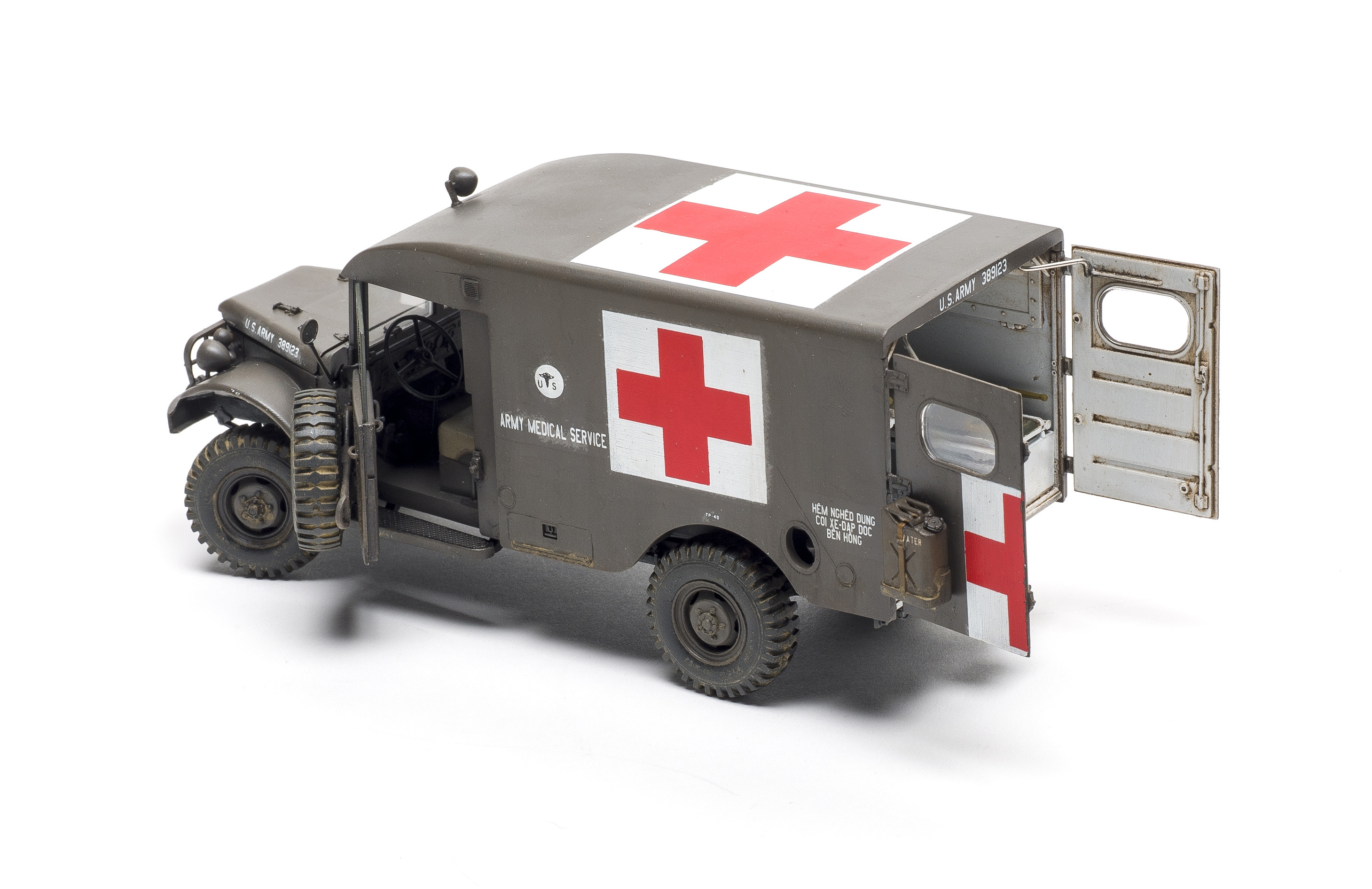 RODEN 811 Dodge M43 3/4 Ton 4x4 Ambulance Truck 1/35 Scale Plastic Model Kit for sale online 